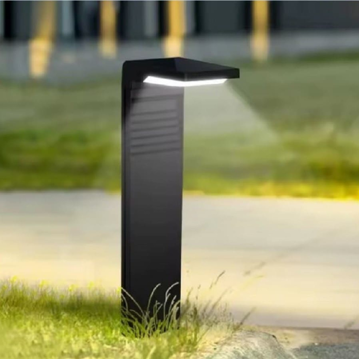 Соларни градински лампи