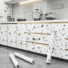 Самозалепващо фолио – eдра мозайка