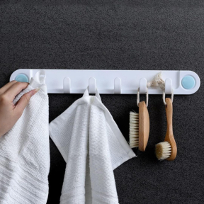 Пластмасова закачалка с 6 кукички